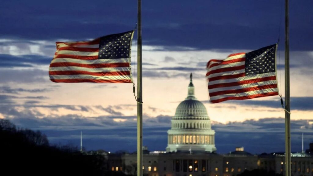 Estados Unidos presta